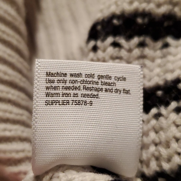 💞a.n.a. sweater - Picture 6 of 9